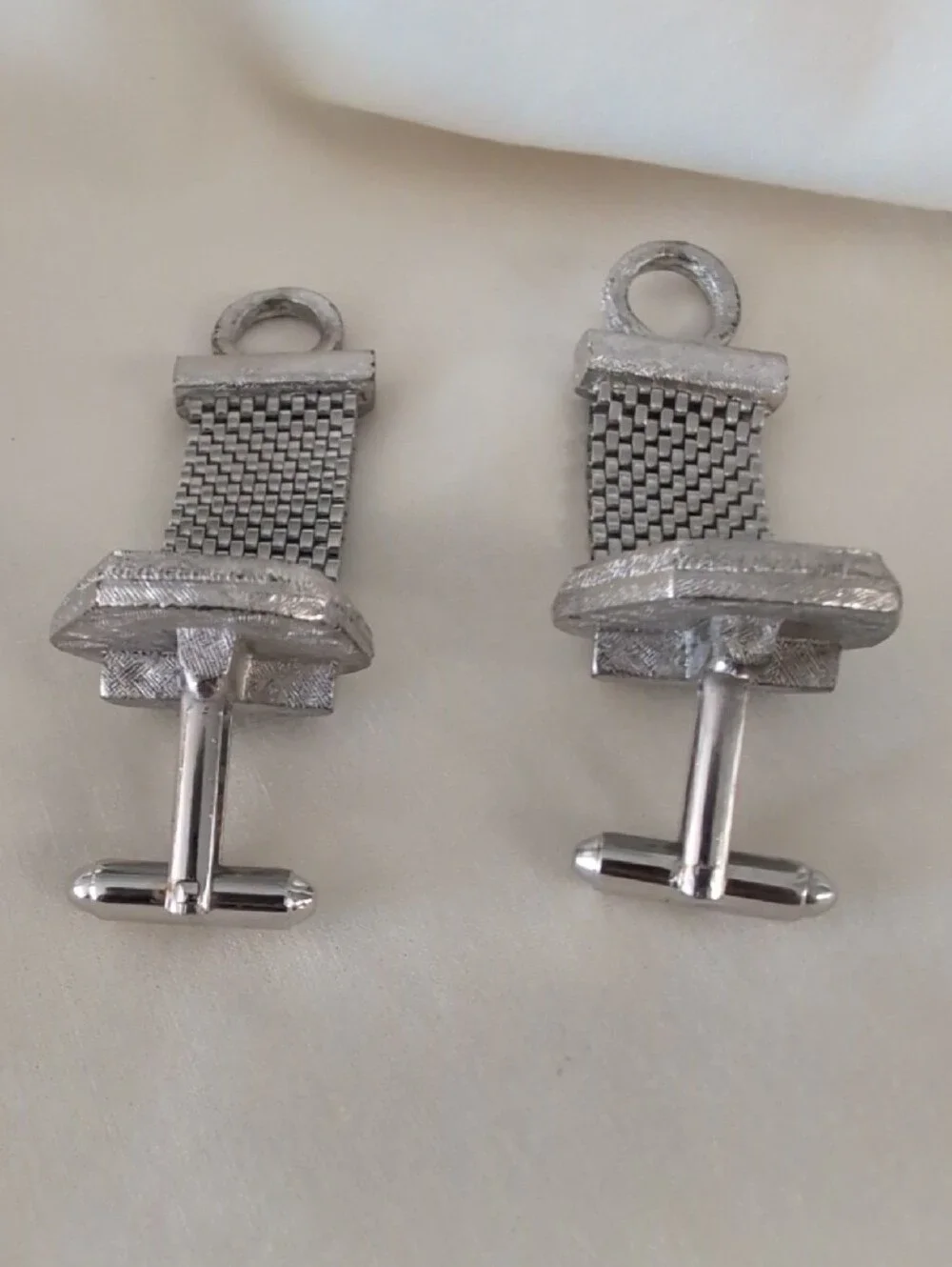 DANTE Vintage Silver Mesh Drop Cufflinks with Blue Gemstone Accent